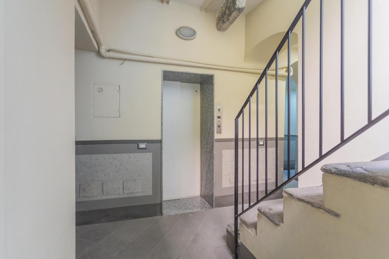 Modern & Stylish Apartment In Como City By Rent All Комо Экстерьер фото